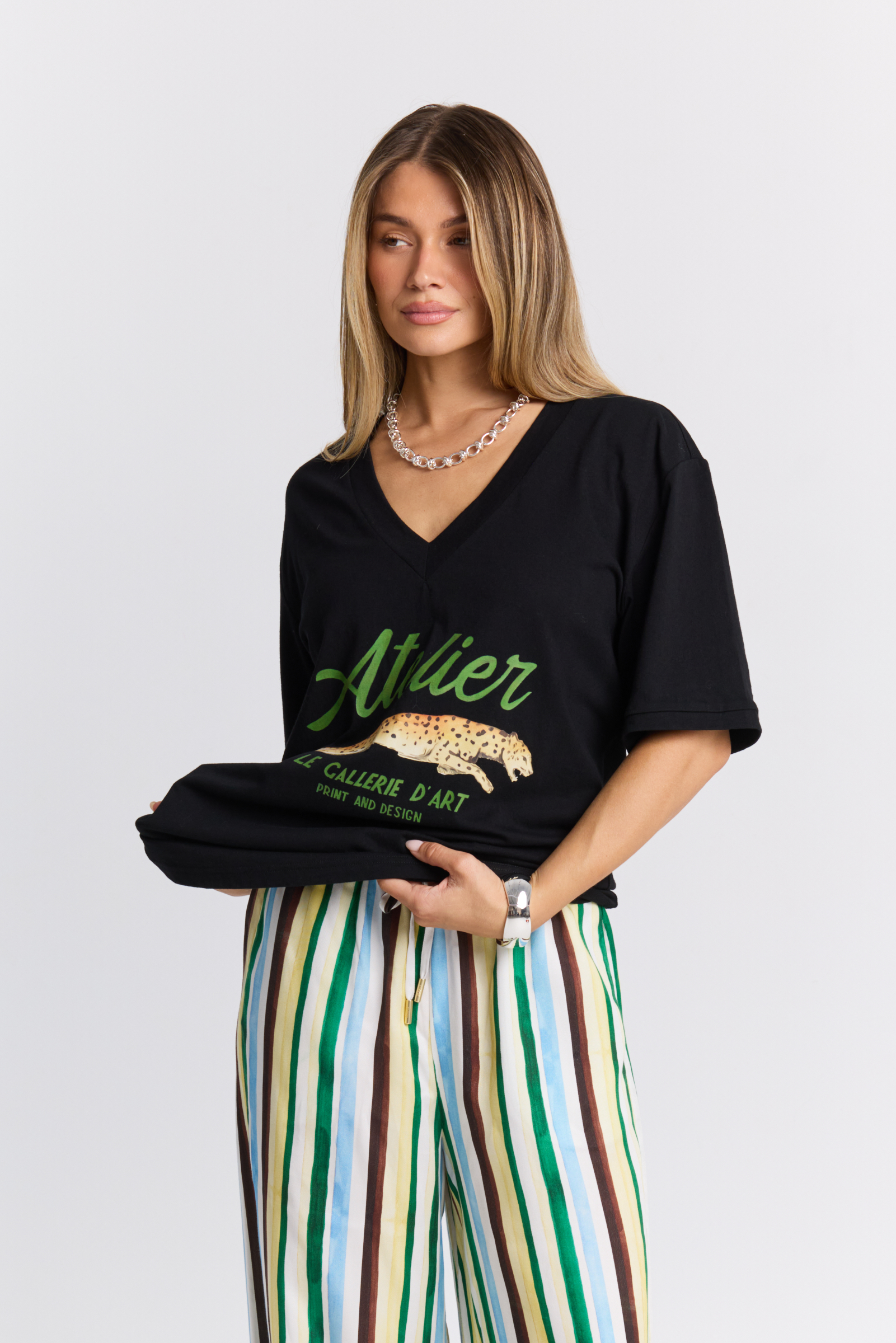Atelier V-Neck Tee